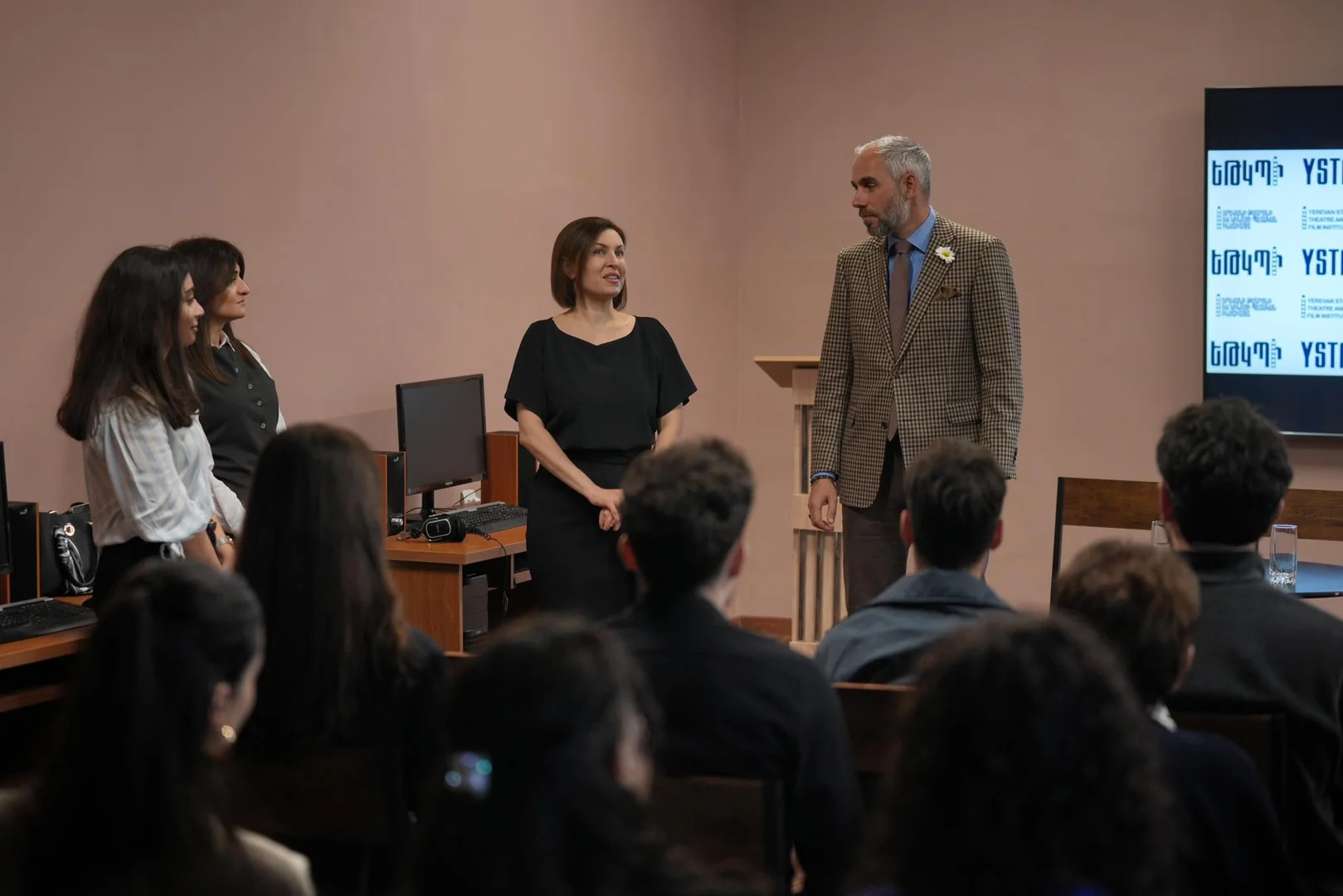 Հանդիպում  Չեխիայի դեսպանի հետ